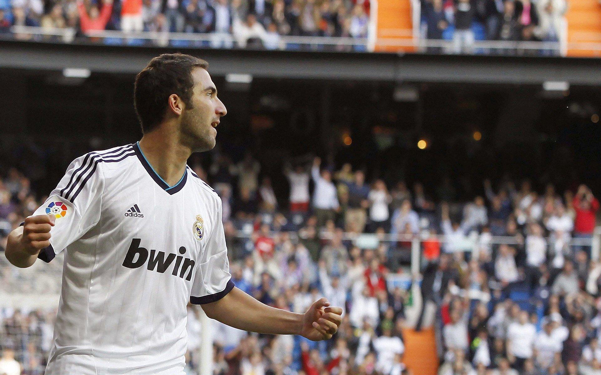 库杜斯谈成长之路，家庭管教铸就双赢人生，职业足球与教育基石并重